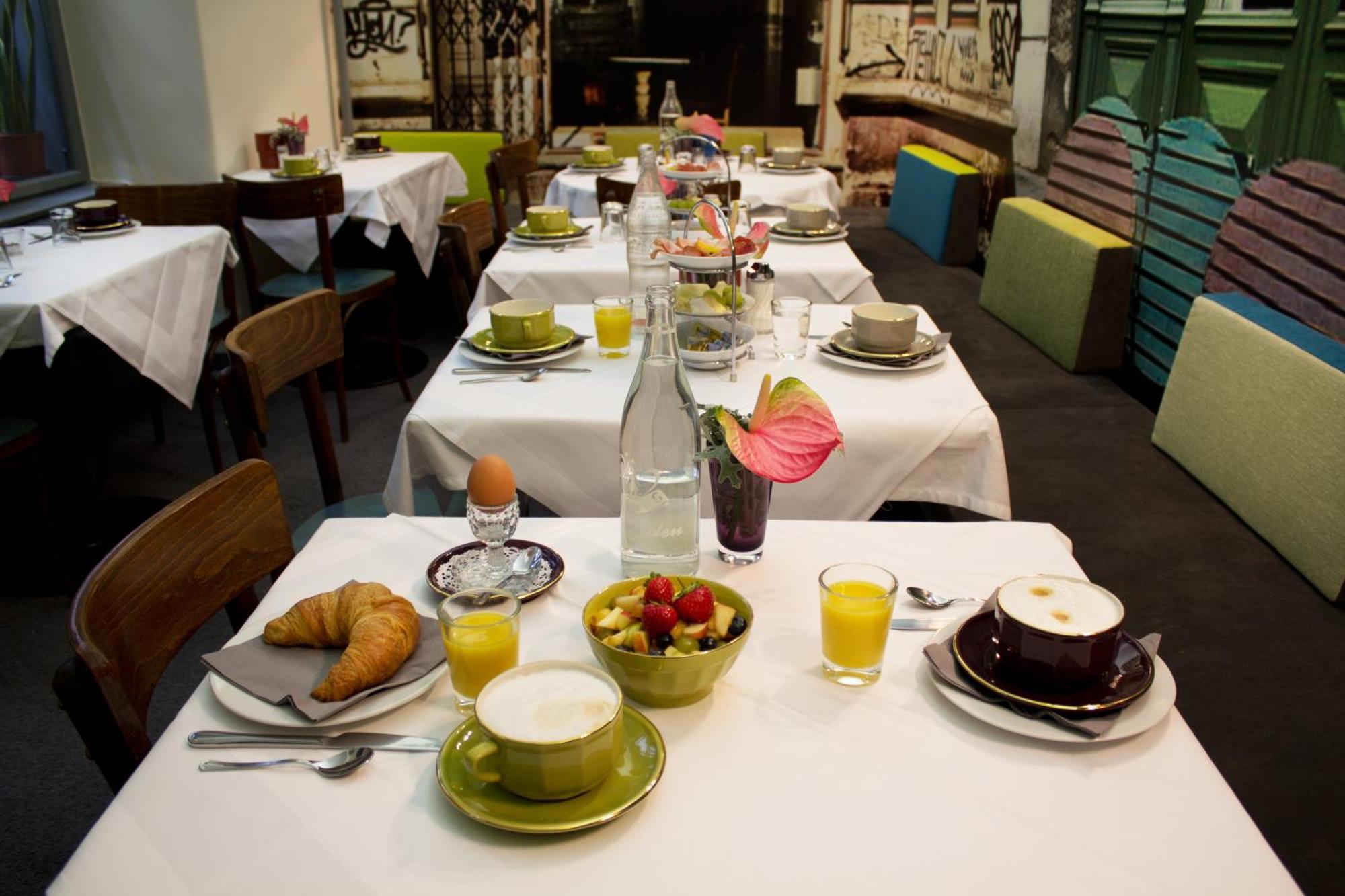 Saint Shermin Bed Breakfast & Champagne Vienna Exterior photo